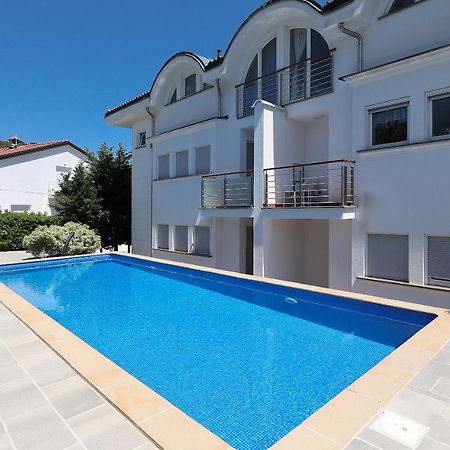 Sea View Apartment In Ічичі Екстер'єр фото