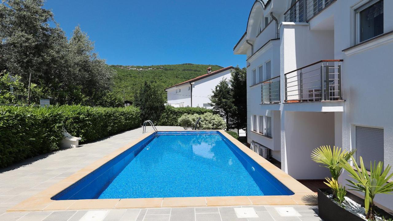 Sea View Apartment In Ічичі Екстер'єр фото