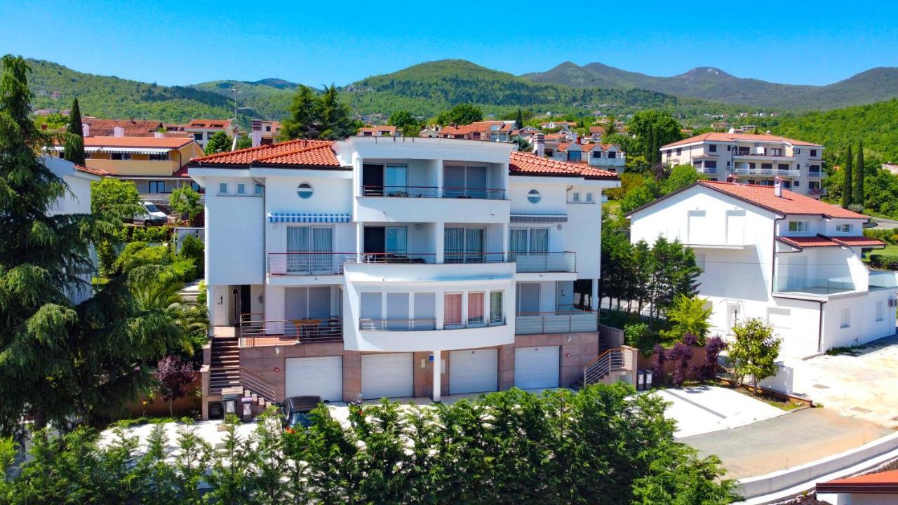 Sea View Apartment In Ічичі Екстер'єр фото