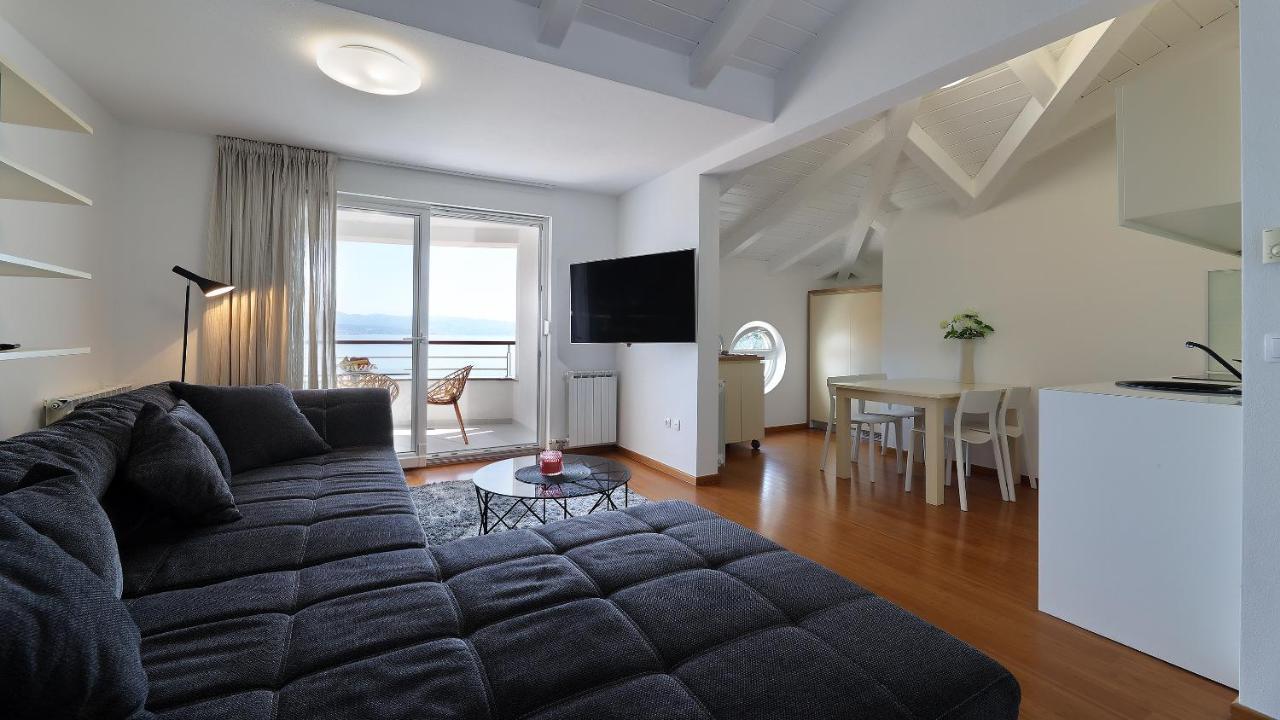 Sea View Apartment In Ічичі Екстер'єр фото