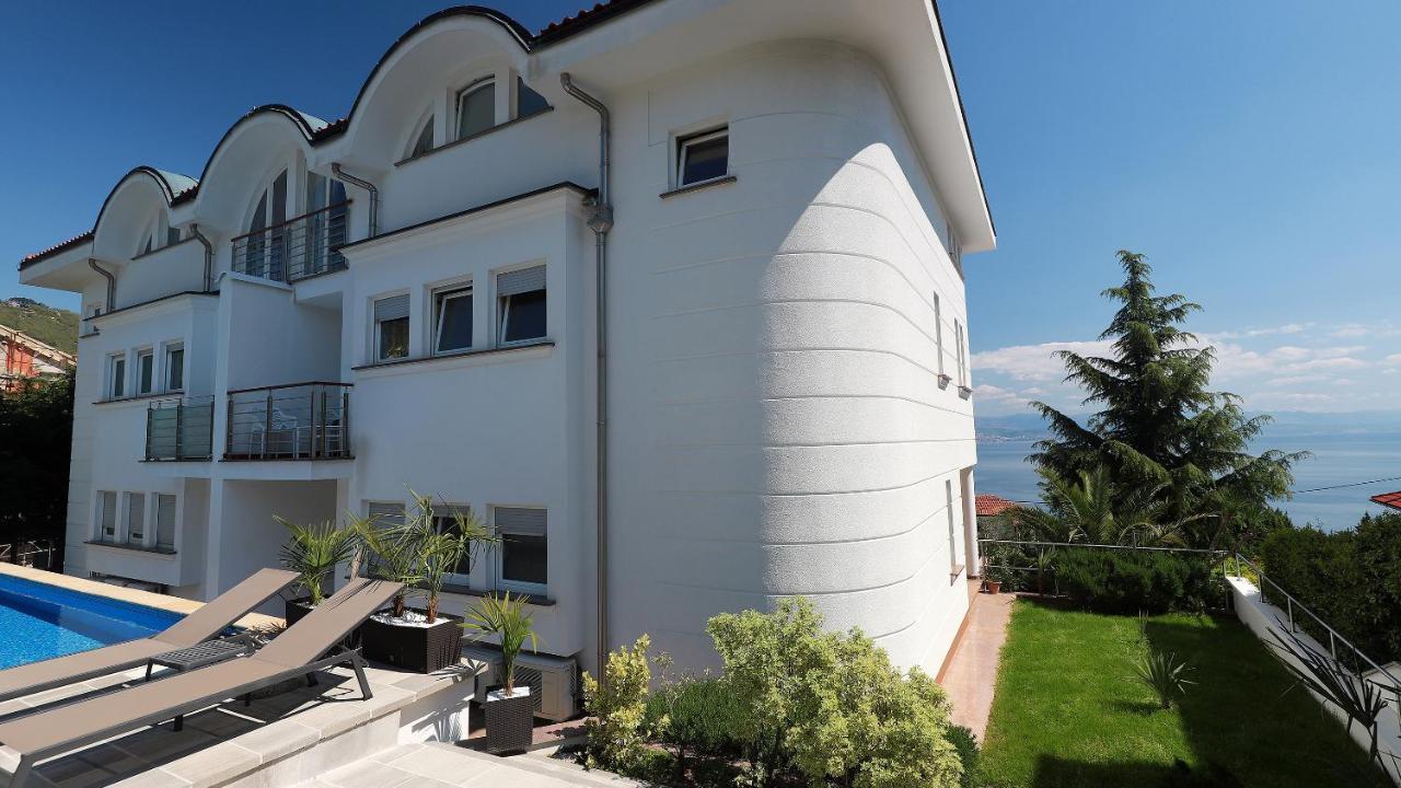 Sea View Apartment In Ічичі Екстер'єр фото