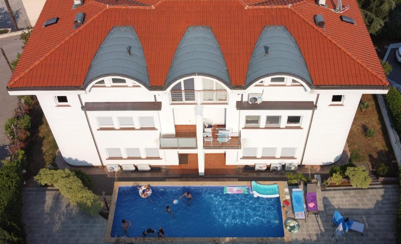 Sea View Apartment In Ічичі Екстер'єр фото